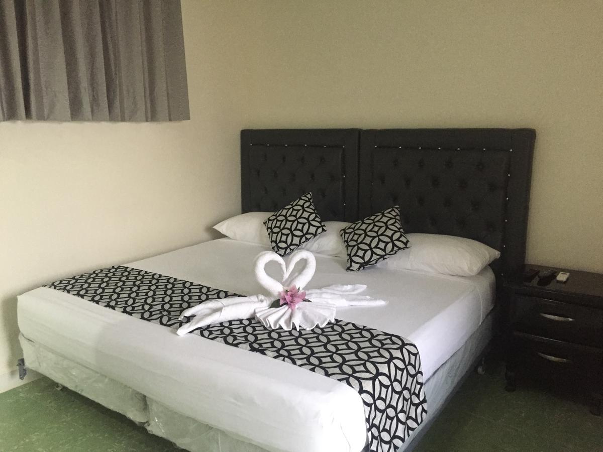 Arboleda Hostal Santo Domingo Bagian luar foto